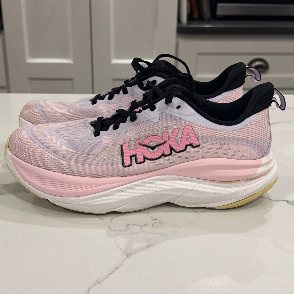 Hoka One Skyflow Running Shoes Starlight Glow Carnation Women’s Size 9 Comfort